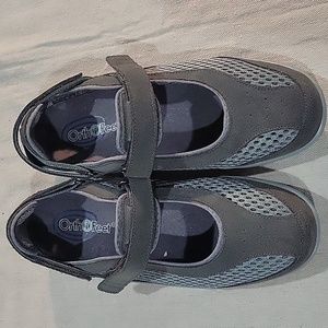 Ladies OrthoFeet Shoes.